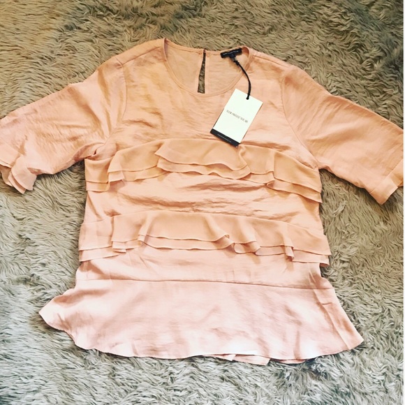 who what wear Tops - Who What Wear Ruffle Top S